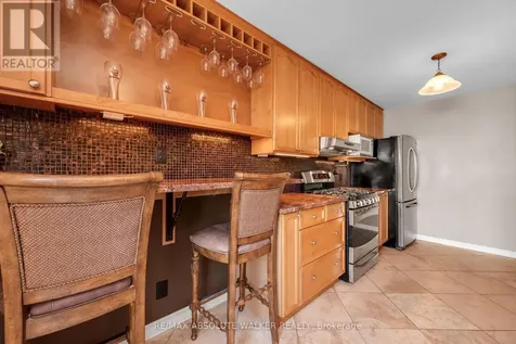 1824 Hennessy Crescent Ottawa ON K4A 3X8