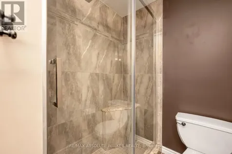 1824 Hennessy Crescent Ottawa ON K4A 3X8