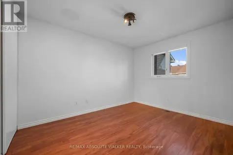 1824 Hennessy Crescent Ottawa ON K4A 3X8