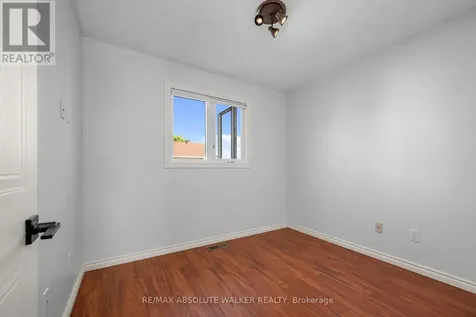 1824 Hennessy Crescent Ottawa ON K4A 3X8