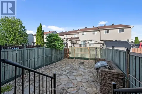 1824 Hennessy Crescent Ottawa ON K4A 3X8