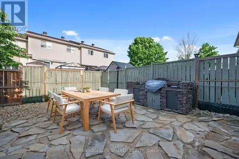 1824 Hennessy Crescent Ottawa ON K4A 3X8