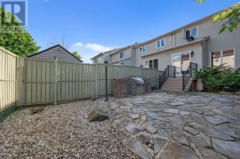 1824 Hennessy Crescent Ottawa ON K4A 3X8