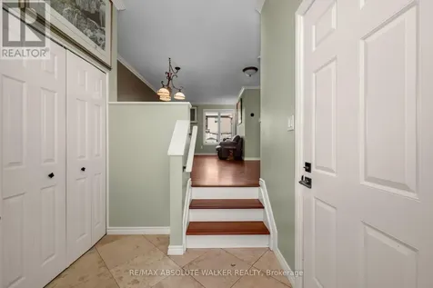 1824 Hennessy Crescent Ottawa ON K4A 3X8