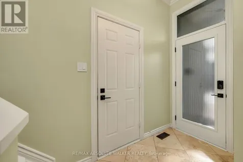1824 Hennessy Crescent Ottawa ON K4A 3X8