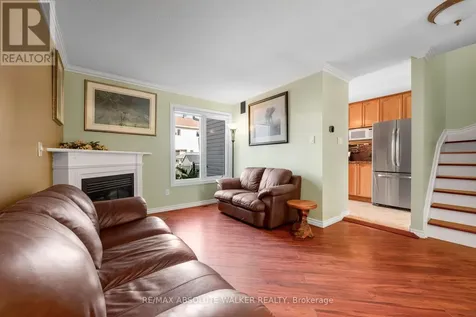 1824 Hennessy Crescent Ottawa ON K4A 3X8