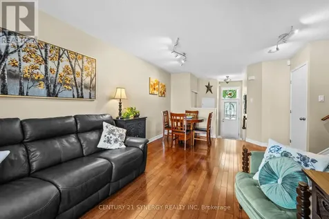 1826 Hennessy Crescent Ottawa ON K4A 3X8