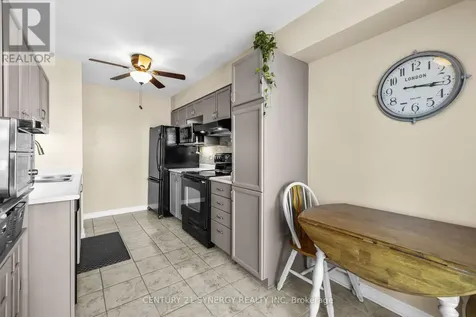 1826 Hennessy Crescent Ottawa ON K4A 3X8