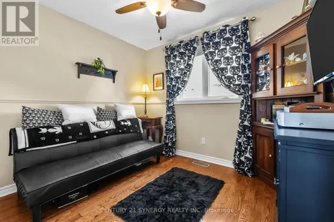 1826 Hennessy Crescent Ottawa ON K4A 3X8