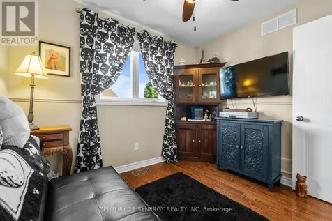 1826 Hennessy Crescent Ottawa ON K4A 3X8