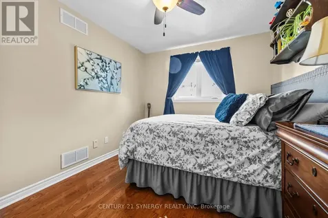 1826 Hennessy Crescent Ottawa ON K4A 3X8
