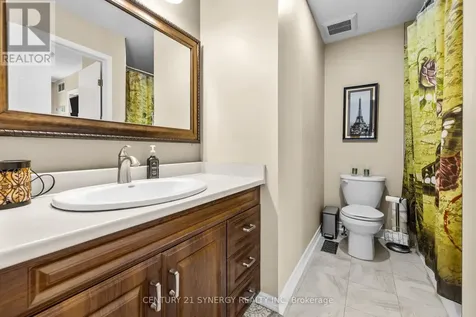 1826 Hennessy Crescent Ottawa ON K4A 3X8