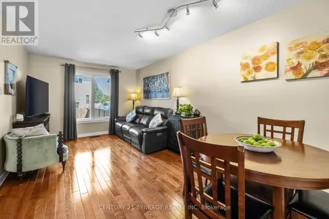 1826 Hennessy Crescent Ottawa ON K4A 3X8