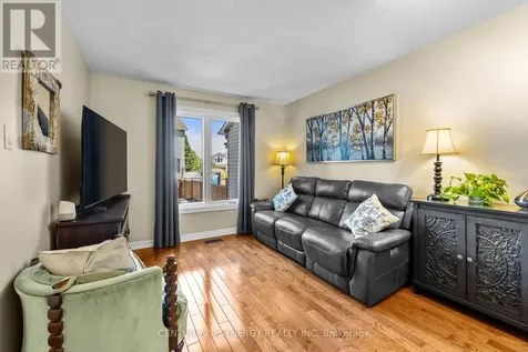 1826 Hennessy Crescent Ottawa ON K4A 3X8
