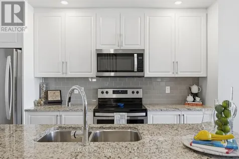 543 Labrador Crescent Ottawa ON K1T 0R4