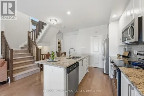 543 Labrador Crescent Ottawa ON K1T 0R4