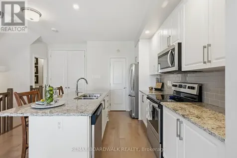 543 Labrador Crescent Ottawa ON K1T 0R4