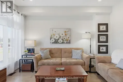 543 Labrador Crescent Ottawa ON K1T 0R4