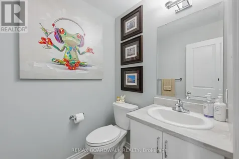 543 Labrador Crescent Ottawa ON K1T 0R4