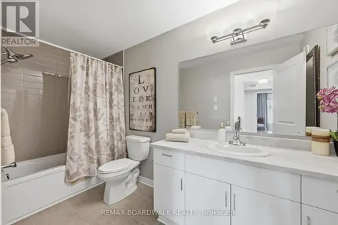 543 Labrador Crescent Ottawa ON K1T 0R4
