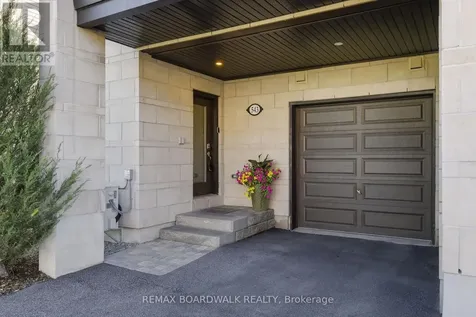 543 Labrador Crescent Ottawa ON K1T 0R4