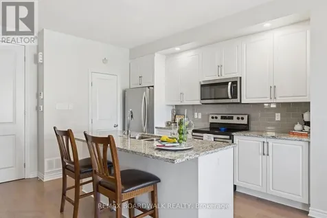 543 Labrador Crescent Ottawa ON K1T 0R4