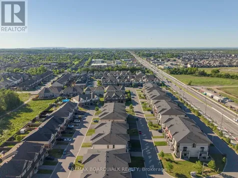 543 Labrador Crescent Ottawa ON K1T 0R4