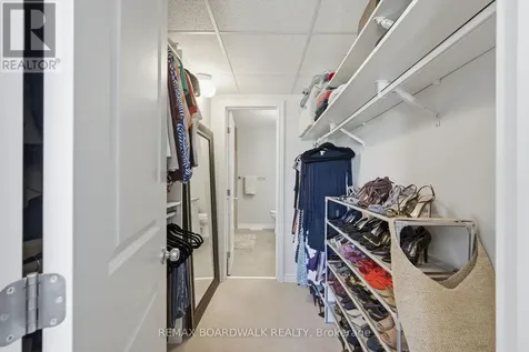 543 Labrador Crescent Ottawa ON K1T 0R4