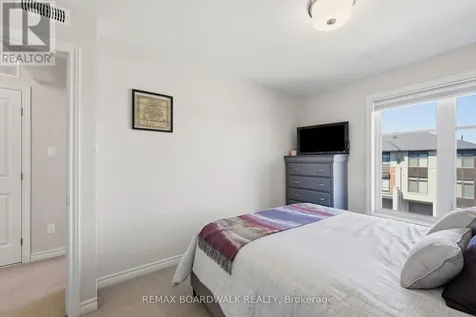 543 Labrador Crescent Ottawa ON K1T 0R4