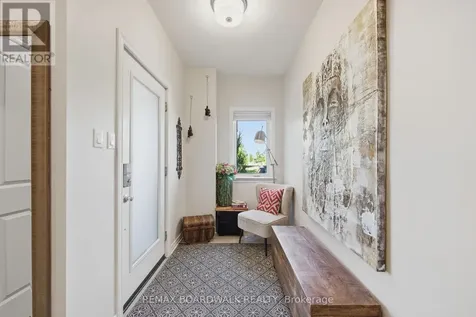 543 Labrador Crescent Ottawa ON K1T 0R4