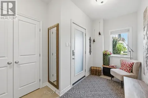 543 Labrador Crescent Ottawa ON K1T 0R4