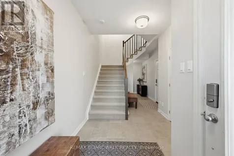 543 Labrador Crescent Ottawa ON K1T 0R4