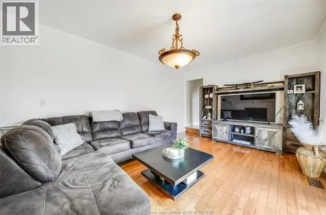 501 Green Valley Drive Tecumseh ON N8N 4C2