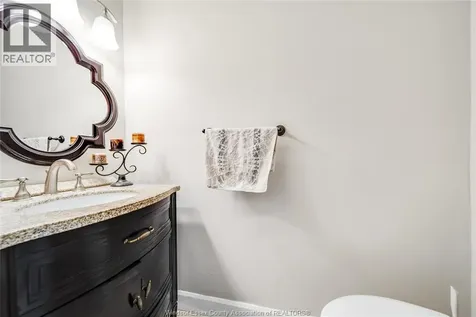 501 Green Valley Drive Tecumseh ON N8N 4C2