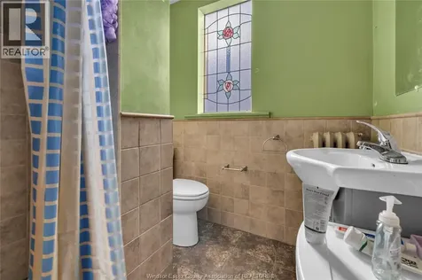 530-532 Campbell Avenue Windsor ON N9B 2H4