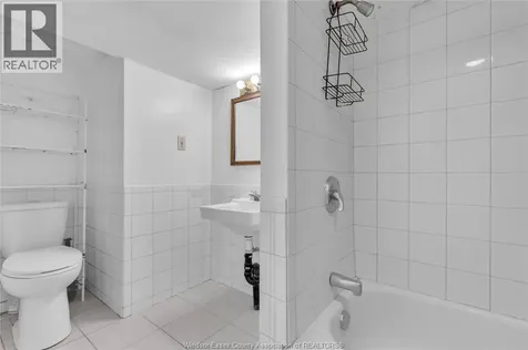 530-532 Campbell Avenue Windsor ON N9B 2H4