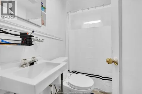 530-532 Campbell Avenue Windsor ON N9B 2H4