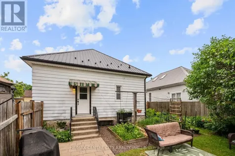 43 Devonshire Place St. Thomas ON N5R 3N2
