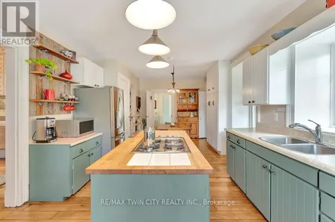 142 Glenmorris Street Cambridge ON N1S 2Z5