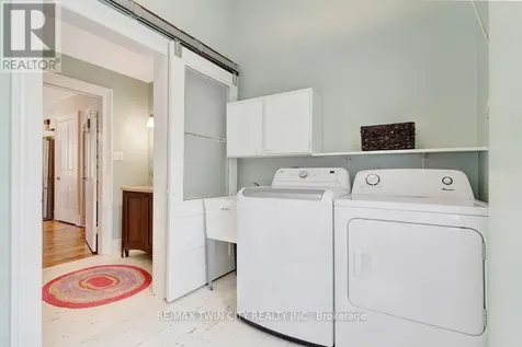 142 Glenmorris Street Cambridge ON N1S 2Z5
