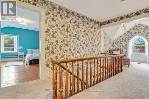 142 Glenmorris Street Cambridge ON N1S 2Z5