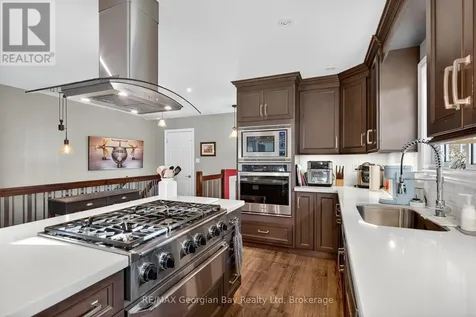1034 Pine Grove Road Penetanguishene ON L9M 2B5
