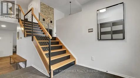 510 Foxview Place Ottawa ON K1K 4C4