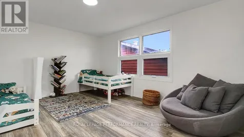 510 Foxview Place Ottawa ON K1K 4C4