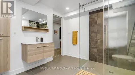 510 Foxview Place Ottawa ON K1K 4C4