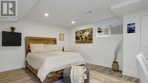 510 Foxview Place Ottawa ON K1K 4C4