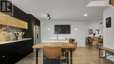 510 Foxview Place Ottawa ON K1K 4C4