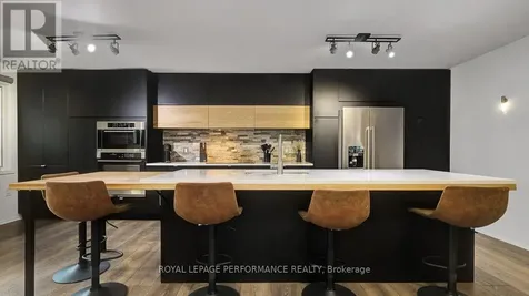 510 Foxview Place Ottawa ON K1K 4C4