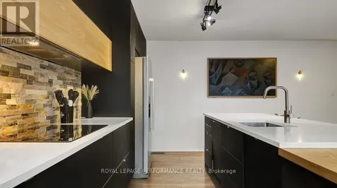 510 Foxview Place Ottawa ON K1K 4C4