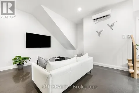 322 Perrier Avenue Ottawa ON K1L 5C7